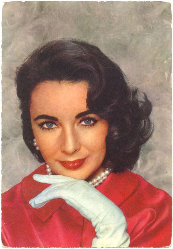 elizabethtaylor-redcoatwhiteglovesonchin