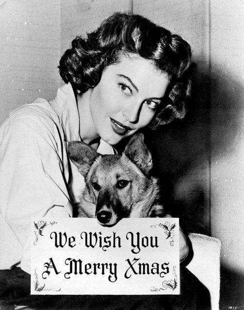 On-her-holiday-postcard-Ava-Gardner-posed-with-her-best-pal.