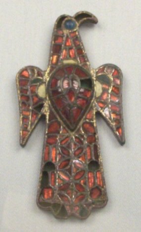 bronze-and-glass-paste-enamel-of-eagle-fibula-aquiliforme